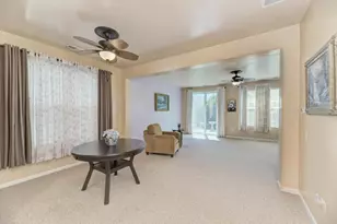 2886 Edgewater Dr, Elgin, IL 60124 - Photo 12