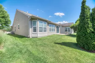2886 Edgewater Dr, Elgin, IL 60124 - Photo 30