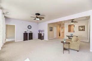 2886 Edgewater Dr, Elgin, IL 60124 - Photo 16