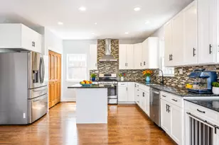 7042 W Berwyn Ave, Chicago, IL 60656 - Photo 20