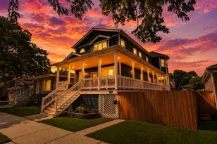 7042 W Berwyn Ave, Chicago, IL 60656 - Photo 1