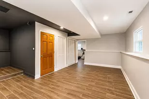 7042 W Berwyn Ave, Chicago, IL 60656 - Photo 56