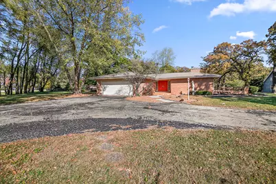 1305 Oaktree Lane, Kankakee, IL 60901 - Photo 2