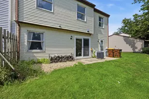 2440 Bridgewater Dr, Woodstock, IL 60098 - Photo 26