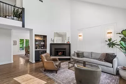 318 E Sunnyside Avenue, Libertyville, IL 60048 - Photo 2