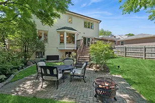 318 E Sunnyside Ave, Libertyville, IL 60048 - Photo 24
