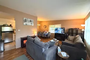 301 Cherrywood Ct, Vernon Hills, IL 60061 - Photo 4