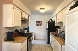 301 Cherrywood Ct, Vernon Hills, IL 60061 - Photo 6