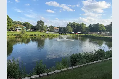 301 Cherrywood Court #301, Vernon Hills, IL 60061 - Photo 2