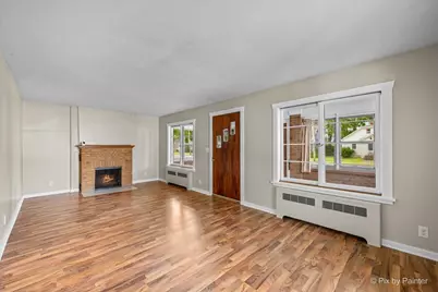 746 Parkway Avenue, Elgin, IL 60120 - Photo 8
