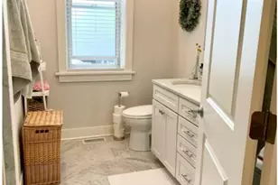 2252 W Waveland Ave, Chicago, IL 60618 - Photo 8