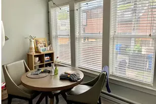 2252 W Waveland Ave, Chicago, IL 60618 - Photo 10