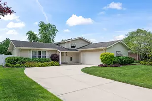 1211 W Haven Dr, Arlington Heights, IL 60005 - Photo 1