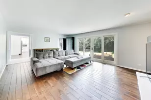 4225 Terri-Lyn Ln, Northbrook, IL 60062 - Photo 8