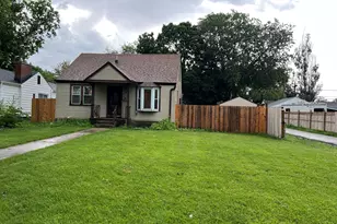17 N Iowa Ave, Addison, IL 60101 - Photo 2