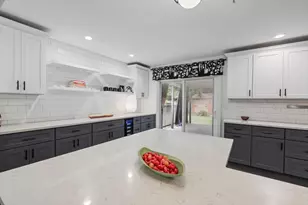1210 Wilshire Ct, Champaign, IL 61821 - Photo 16