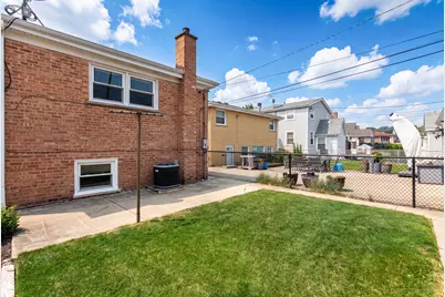 7234 W Fitch Avenue, Chicago, IL 60631 - Photo 26