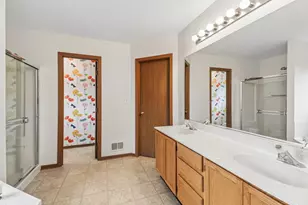 212 Mondovi Dr, Oswego, IL 60543 - Photo 32
