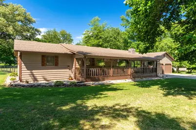 180 White Oak Lane, Harrisburg, IL 62946 - Photo 1