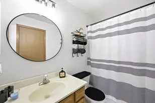 615 Silver Creek Rd, Woodstock, IL 60098 - Photo 20