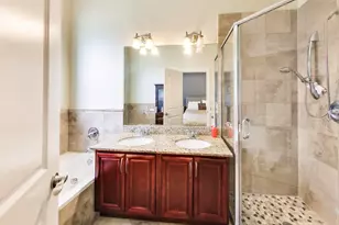 2551 W Arthur Ave, Chicago, IL 60645 - Photo 16