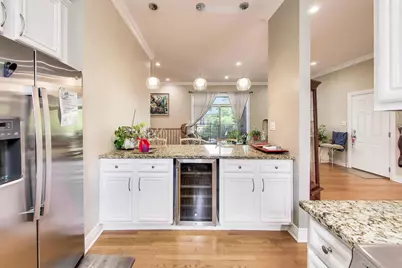 2551 W Arthur Avenue #1W, Chicago, IL 60645 - Photo 12