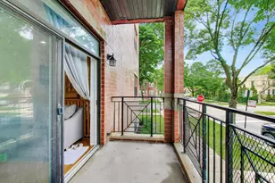 2551 W Arthur Ave, Chicago, IL 60645 - Photo 32