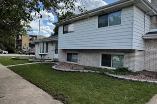 4024 W 103rd St, Oak Lawn, IL 60453 - Photo 2