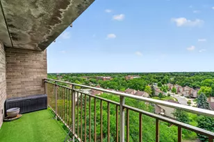 6340 Americana Dr, Willowbrook, IL 60527 - Photo 2