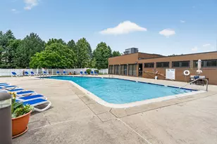 6340 Americana Dr, Willowbrook, IL 60527 - Photo 38