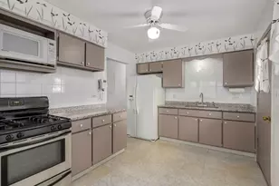 102 Hill St, Roselle, IL 60172 - Photo 14