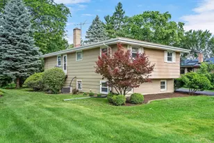 102 Hill St, Roselle, IL 60172 - Photo 2