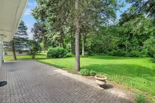 102 Hill St, Roselle, IL 60172 - Photo 6