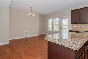 216 N Commerce St, Aurora, IL 60504 - Photo 16