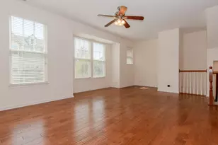 216 N Commerce St, Aurora, IL 60504 - Photo 8
