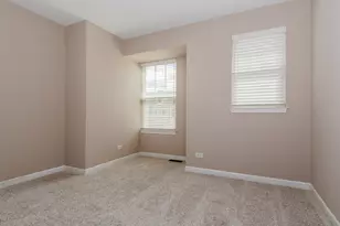 216 N Commerce St, Aurora, IL 60504 - Photo 36