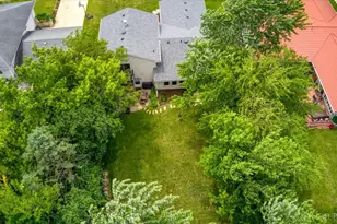 2020 Carling Rd, Hoffman Estates, IL 60169 - Photo 44