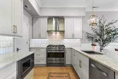 3737 N Damen Avenue #2, Chicago, IL 60618 - Photo 4