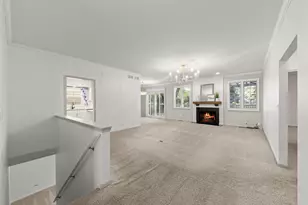 581 Rose Ln, Bartlett, IL 60103 - Photo 6