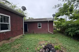 709 Charleston St, Harrisburg, IL 62946 - Photo 34