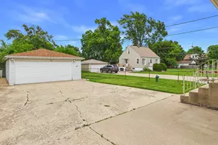 2435 Nona St, Franklin Park, IL 60131 - Photo 4