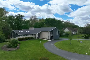 71 Oak Creek Dr, Yorkville, IL 60560 - Photo 2