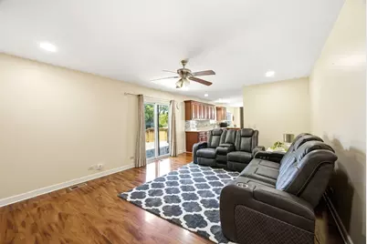 6061 Golfview Drive, Gurnee, IL 60031 - Photo 18