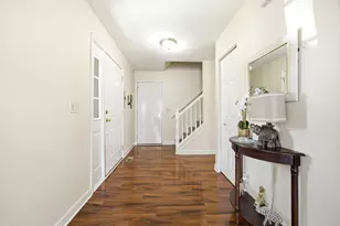 6061 Golfview Dr, Gurnee, IL 60031 - Photo 6