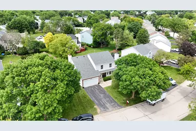 6061 Golfview Drive, Gurnee, IL 60031 - Photo 4
