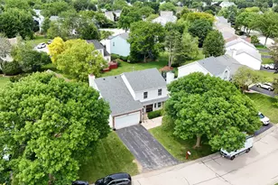 6061 Golfview Dr, Gurnee, IL 60031 - Photo 4