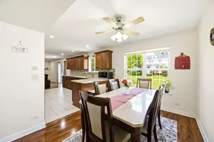 6061 Golfview Dr, Gurnee, IL 60031 - Photo 10