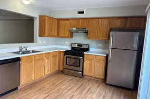 2704 Canyon Dr, Plainfield, IL 60586 - Photo 2