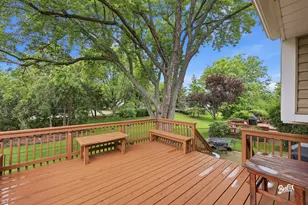 750 Dunhill Dr, Buffalo Grove, IL 60089 - Photo 8