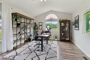 615 Chester Ct E, Aurora, IL 60504 - Photo 8